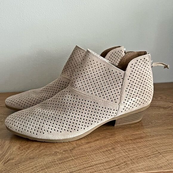 Kenneth Cole Reaction Beige Perforated Ankle Booties Women’s 12 New - Picture 1 of 8